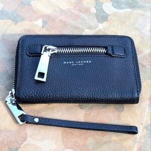 Marc Jacobs pebbled cow leather zip around wallet black card holder Wristlet